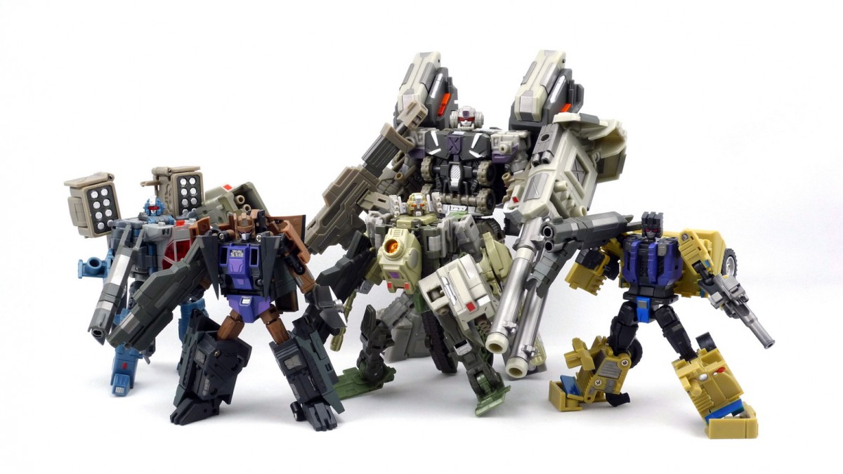 Transformers News: New Images of FansProject Crossfire 02 Combined Mode Seibertron.com Image