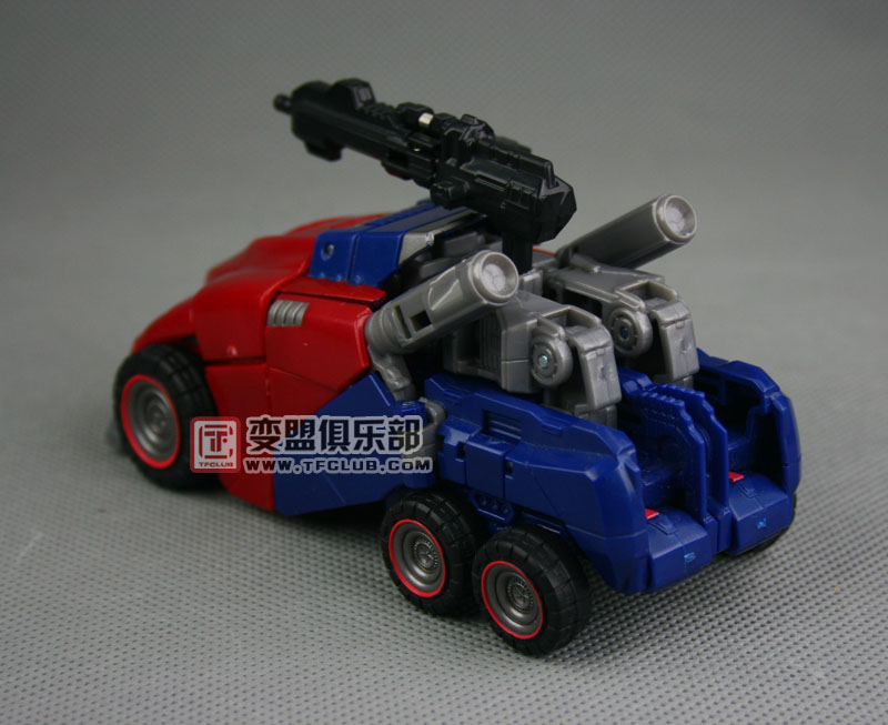 Transformers News: Toy Review of War For Cybertron Optimus Prime Image