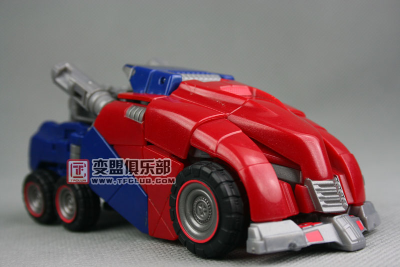 Transformers News: Toy Review of War For Cybertron Optimus Prime Image