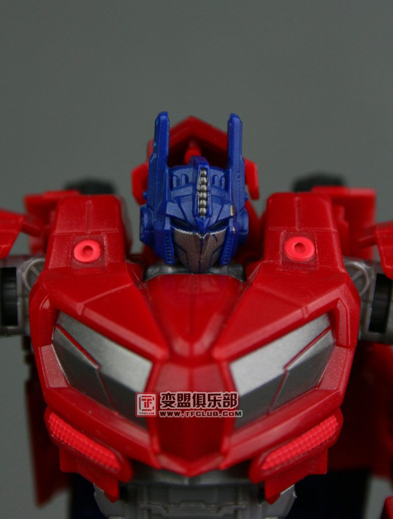 Transformers News: Toy Review of War For Cybertron Optimus Prime Image
