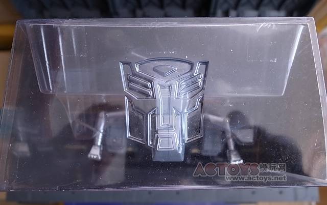 Transformers News: In-Package Images of Hasbro Masterpiece Grimlock Image