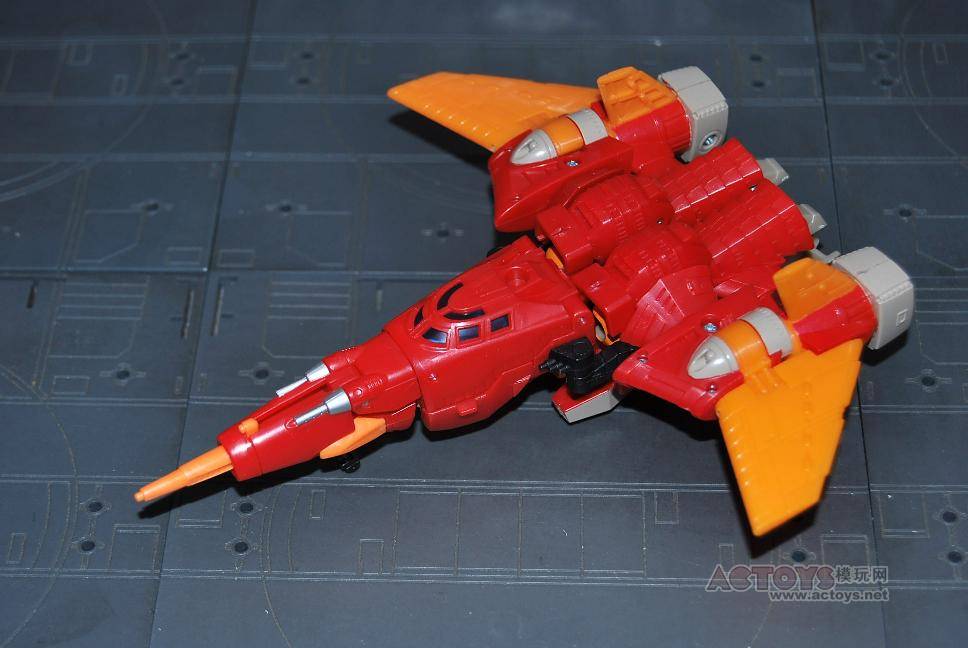Transformers News: New Images of TFCC Shattered Glass Cyclonus with Krunix Image
