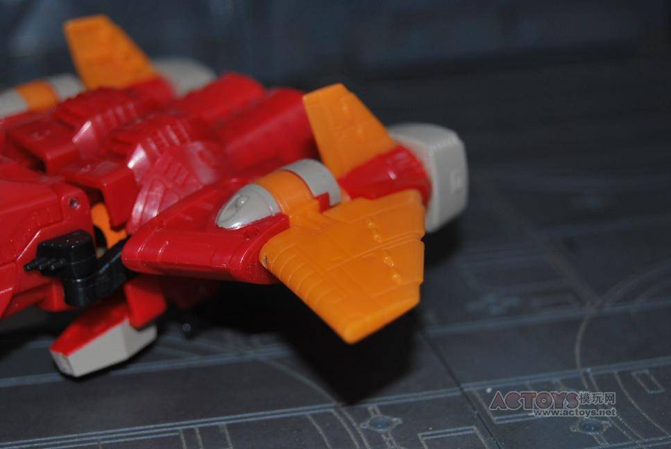 Transformers News: New Images of TFCC Shattered Glass Cyclonus with Krunix Image