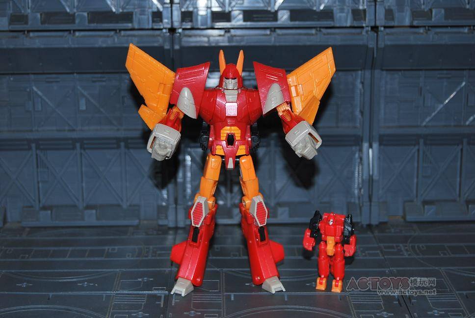 Transformers News: New Images of TFCC Shattered Glass Cyclonus with Krunix Image