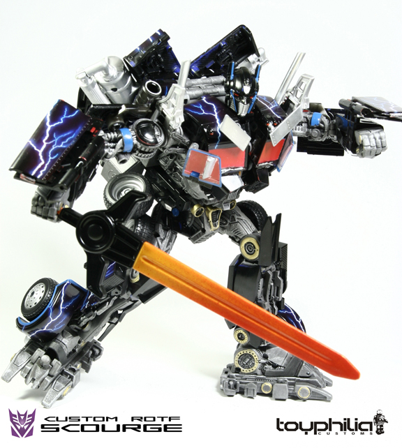 Transformers News: Transtopia Masterclass - Leader Class Scourge Image