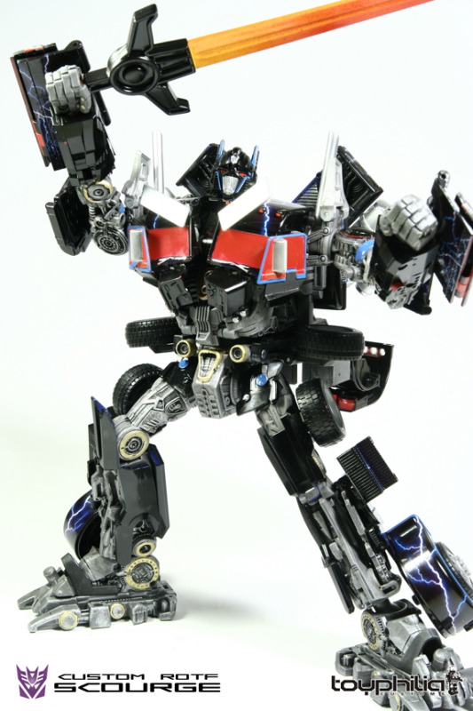 Transformers News: Transtopia Masterclass - Leader Class Scourge Image
