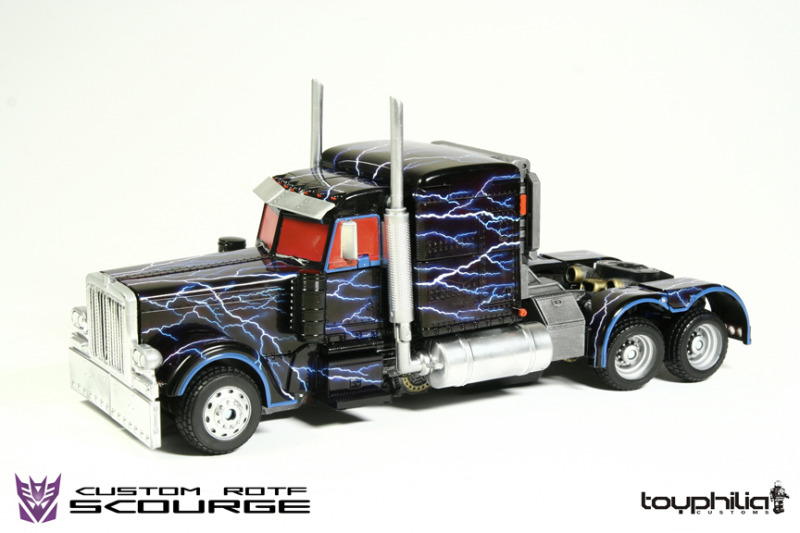 Transformers News: Transtopia Masterclass - Leader Class Scourge Image