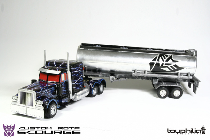 Transformers News: Transtopia Masterclass - Leader Class Scourge Image