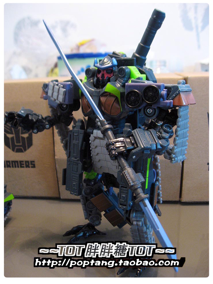 Transformers News: New Images of Movie Voyager Banzai-Tron Image