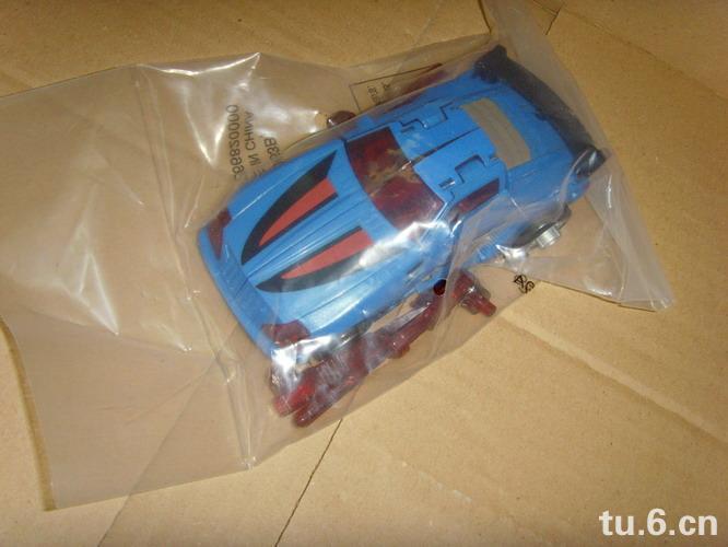 Transformers News: Alternate Mode Images of BotCon Clench, Slicer & Double Punch Image