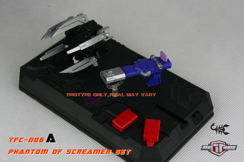 Transformers News: New Images of Upcoming TFClub Products: G1 Targetmasters and MP Starscream Accessories Image