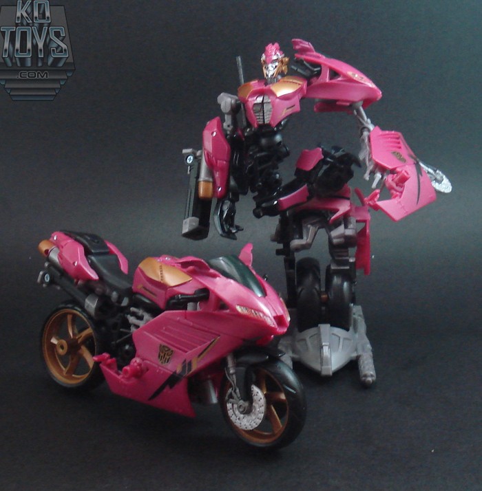 Transformers News: TakaraTomy Autobot Alliance Elita-1 Images Image
