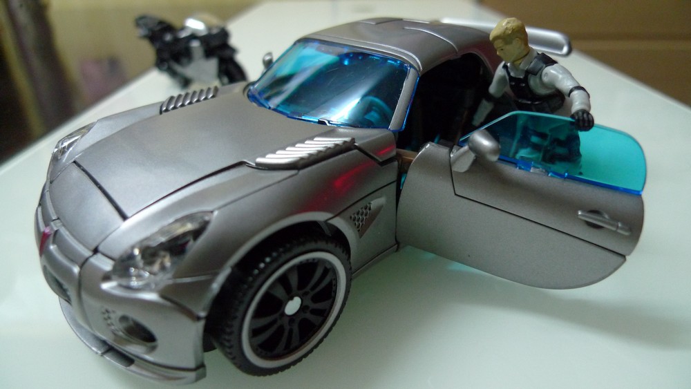 Transformers News: Toy Images of Human Alliance Jazz with Captain Lennox Image