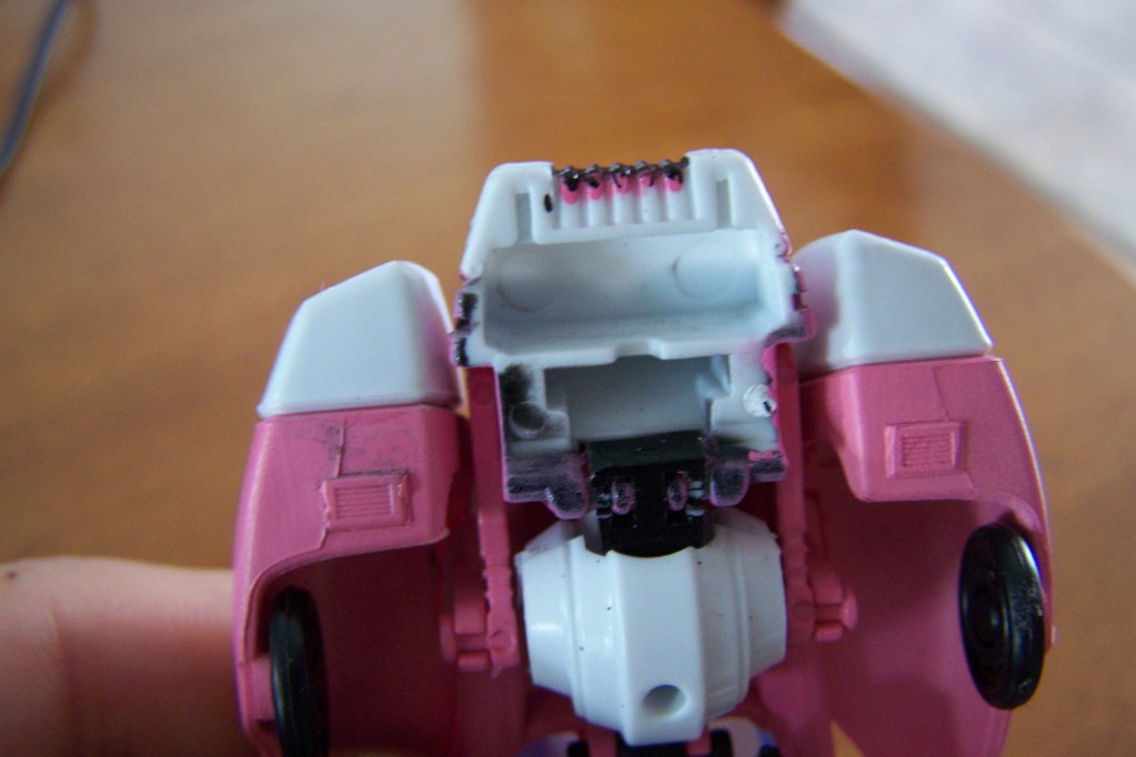 Transformers News: Quick review: Impossible Toys TRNS-01 Valkyrie (Arcee) Image
