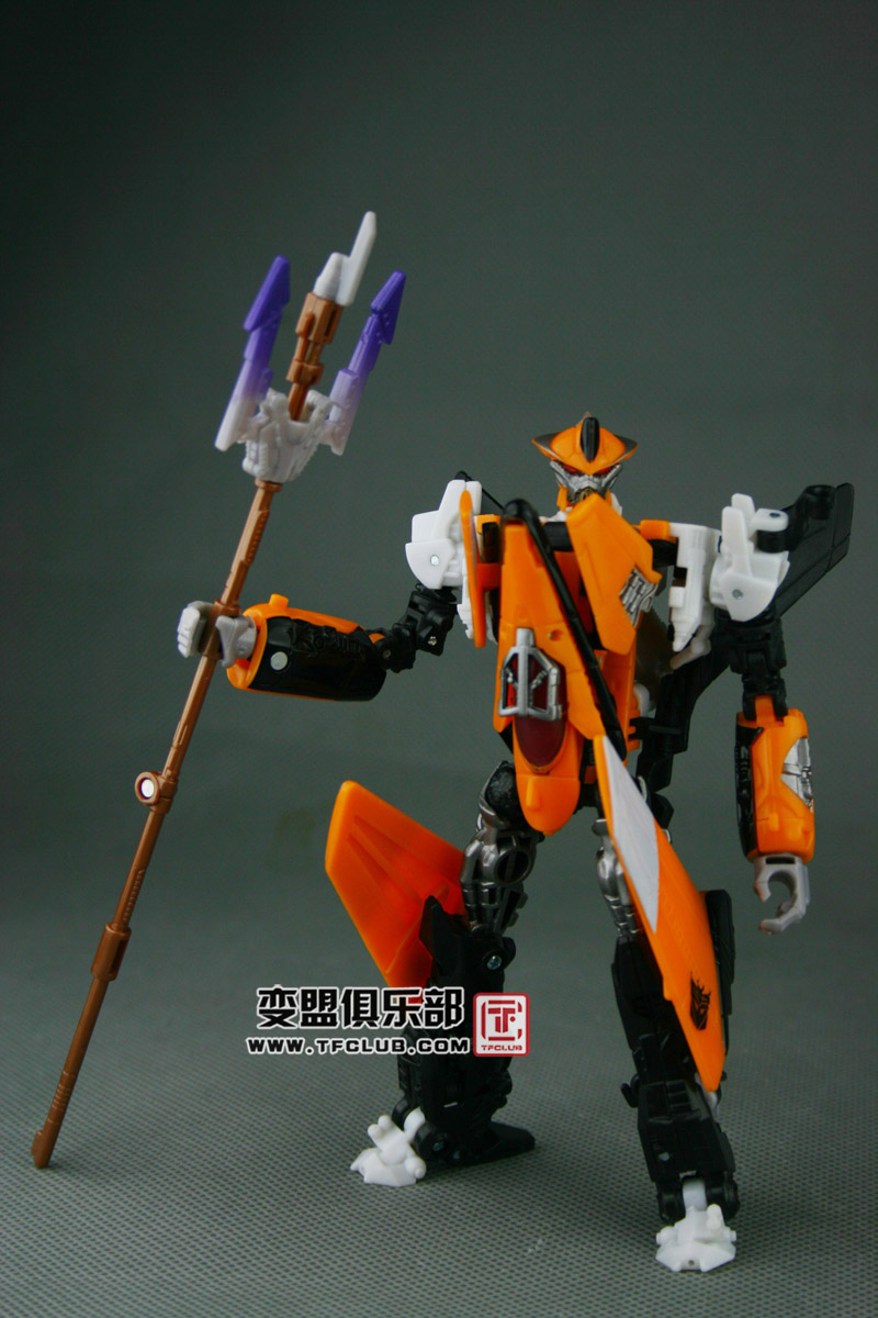 Transformers News: New Images of HFTD Axor, Electrostatic Jolt and Terradive Image