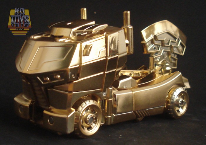 Transformers News: Extensive Gallery of Lucky Draw Animated Optimus Prime Image