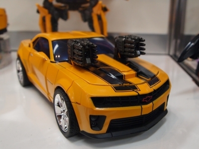 Transformers News: New Images of Transformers Masterpiece Movie MPM-01 Starscream & MPM-02 Bumblebee Image
