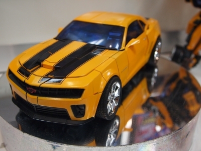 Transformers News: New Images of Transformers Masterpiece Movie MPM-01 Starscream & MPM-02 Bumblebee Image