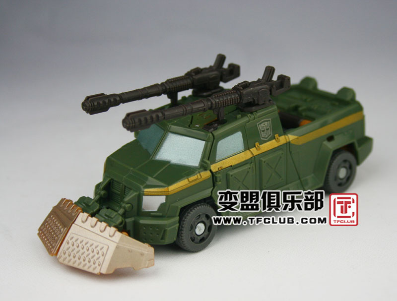 Transformers News: New Images of HFTD Scout Firetrap Image