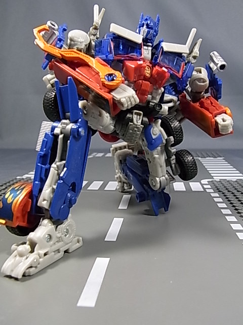 Transformers News: Toy Images of Takara Transformers Autobot Alliance AA-01 Battle Blades Optimus Prime Image