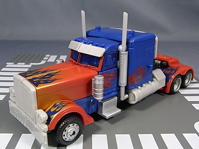 Transformers News: Toy Images of Takara Transformers Autobot Alliance AA-01 Battle Blades Optimus Prime Image