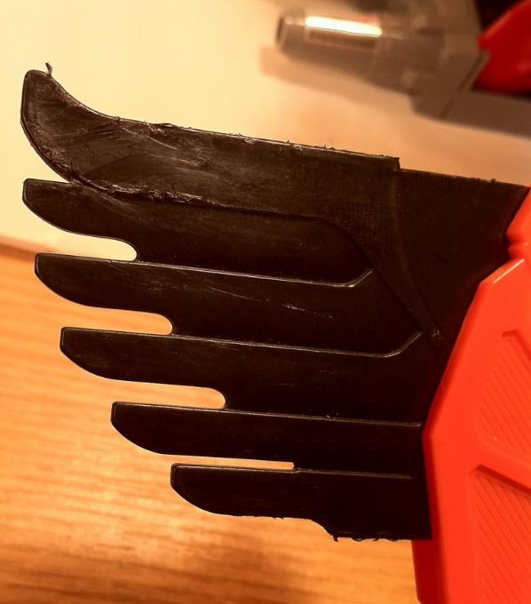 Transformers News: Optibotimus Reviews CrazyDevy's Predaking Wings... & Exposes Potential Issues Seibertron.com Image