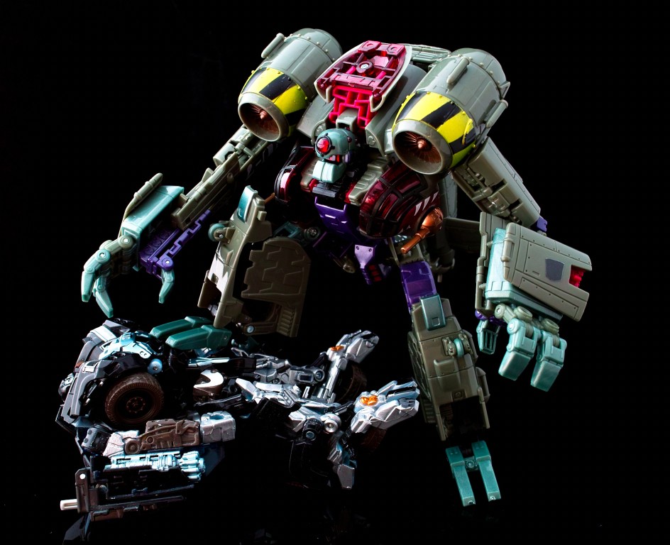 Transformers News: New Look at Hasbro's Reveal the Shield Voyager Lugnut Image