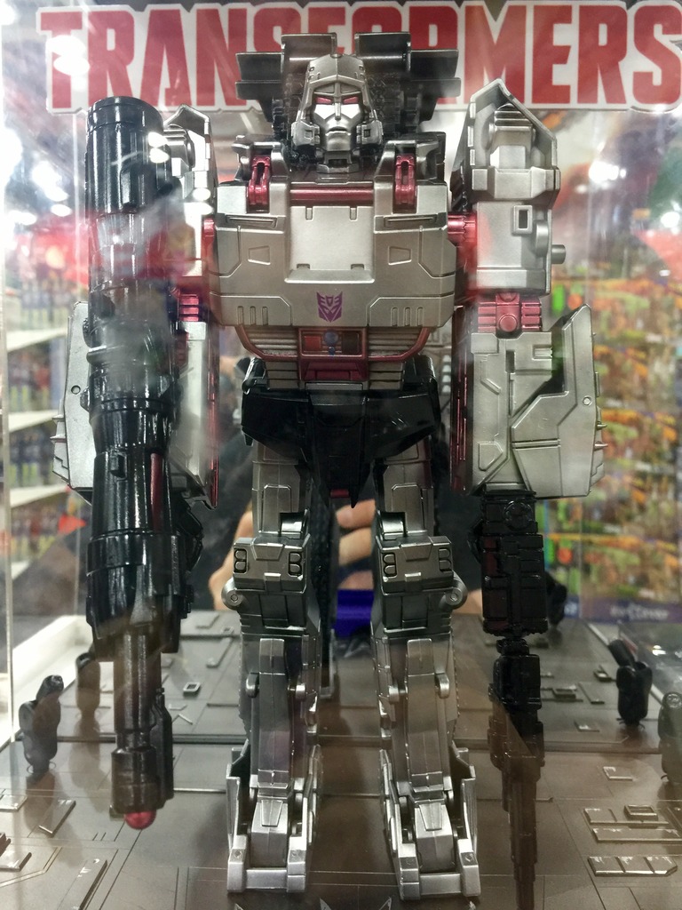Transformers News: Singapore Contest featuring Transformers Combiner Wars Chrome Megatron