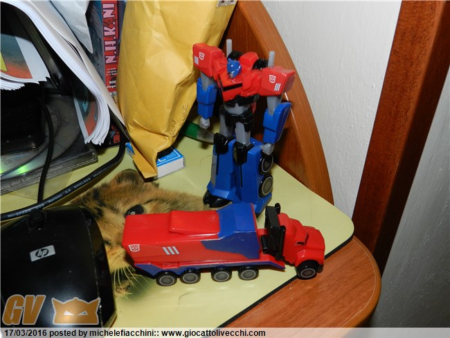 Transformers News: Transformers: Robots in Disguise Easter Kinder Eggs with Toys