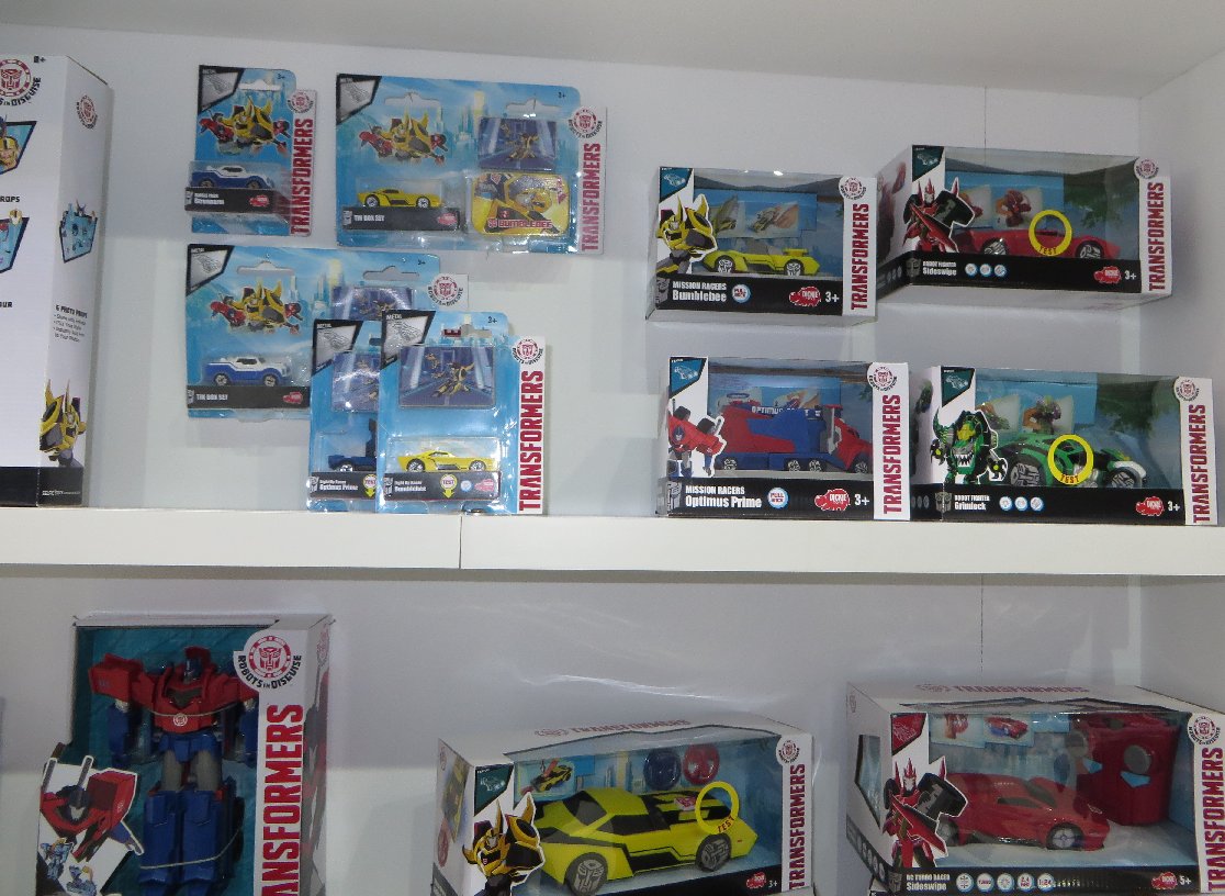Transformers News: 2016 Toyfair Australia: New Pictures of Transformers Robots in Disguise and Titans Return Transformers News: 2016 Toyfair Australia: New Pictures of Transformers Robots in Disguise and Titans Return