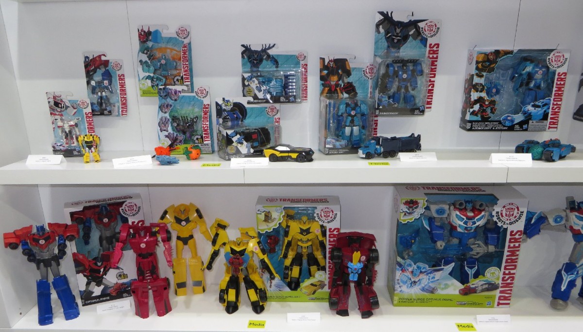 Transformers News: 2016 Toyfair Australia: New Pictures of Transformers Robots in Disguise and Titans Return Transformers News: 2016 Toyfair Australia: New Pictures of Transformers Robots in Disguise and Titans Return
