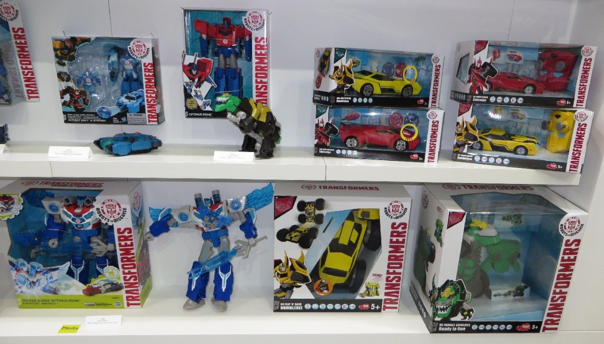 Transformers News: 2016 Toyfair Australia: New Pictures of Transformers Robots in Disguise and Titans Return Transformers News: 2016 Toyfair Australia: New Pictures of Transformers Robots in Disguise and Titans Return
