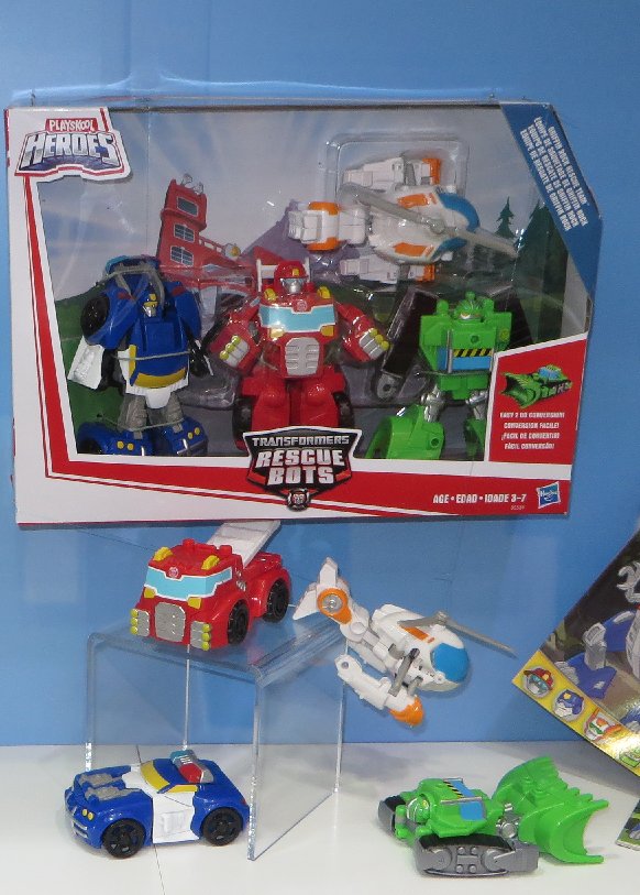 Transformers News: 2016 Toyfair Australia: New Pictures of Transformers Robots in Disguise and Titans Return Transformers News: 2016 Toyfair Australia: New Pictures of Transformers Robots in Disguise and Titans Return