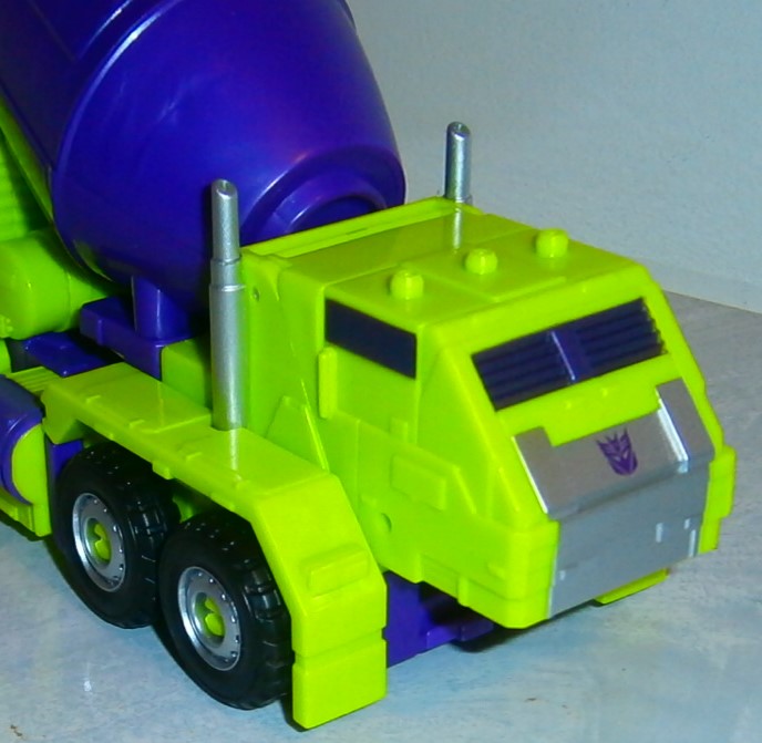 Transformers News: Top 5 Transformers Toys whose Takara version was Better than Hasbro's
