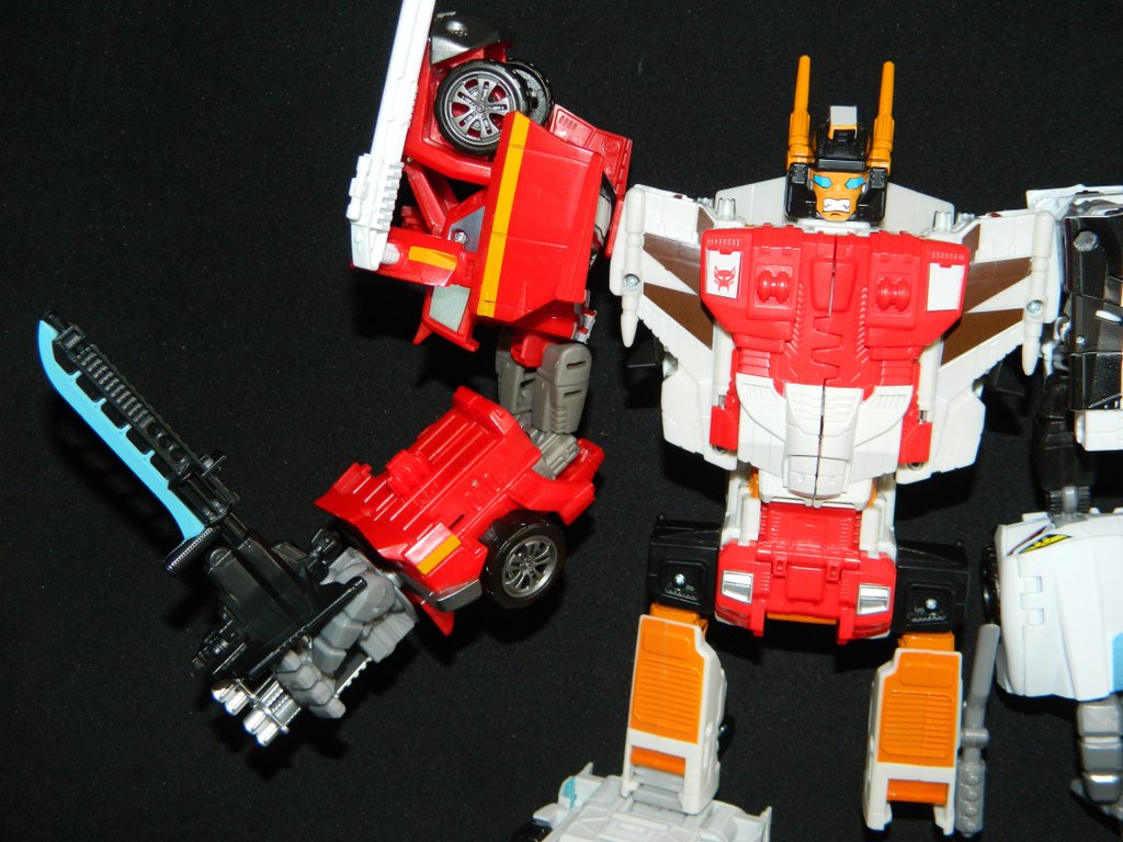 #BotCon2016 'Dawn of the Predacus' Magnaboss Sticker Sheet Instructions