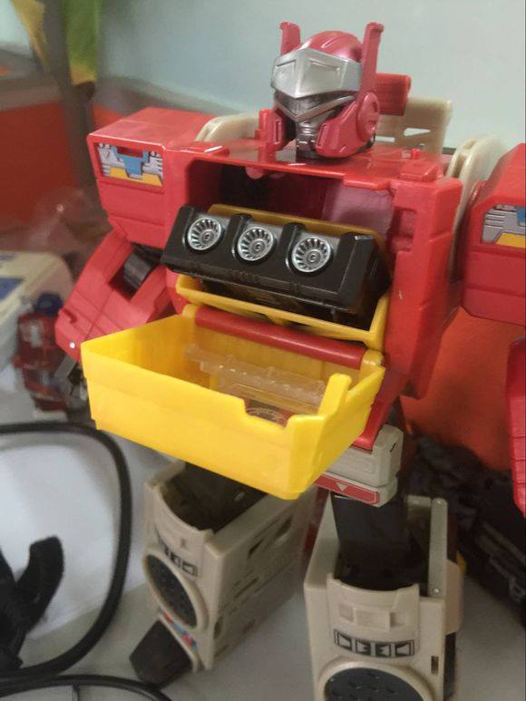 Transformers News: In-Hand Images - Transformers Titans Return Blaster, Titan Master Features