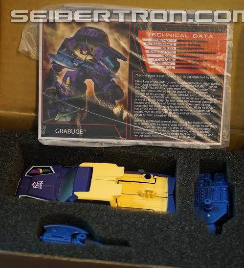 Transformers News: TFSS 4.0 Mayhem Attack Squad Ruckus/Grabuge In-Hand Images