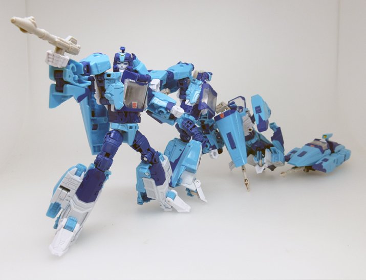 Transformers News: In-Hand - Takara Tomy Transformers Legends LG25 Blurr, LG26 Cyclonus