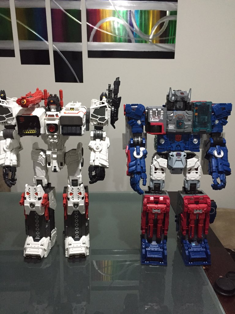 Transformers News: Transformers Titans Return Fortress Maximus In-Hand Transformers News: Transformers Titans Return Fortress Maximus In-Hand