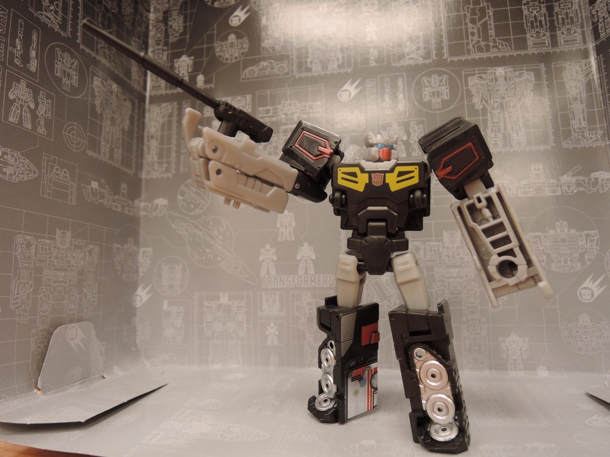 Transformers News: In-Hand - Transformers Titans Return Deluxes, Titan Masters, Fortress Maximus, Voyagers and More