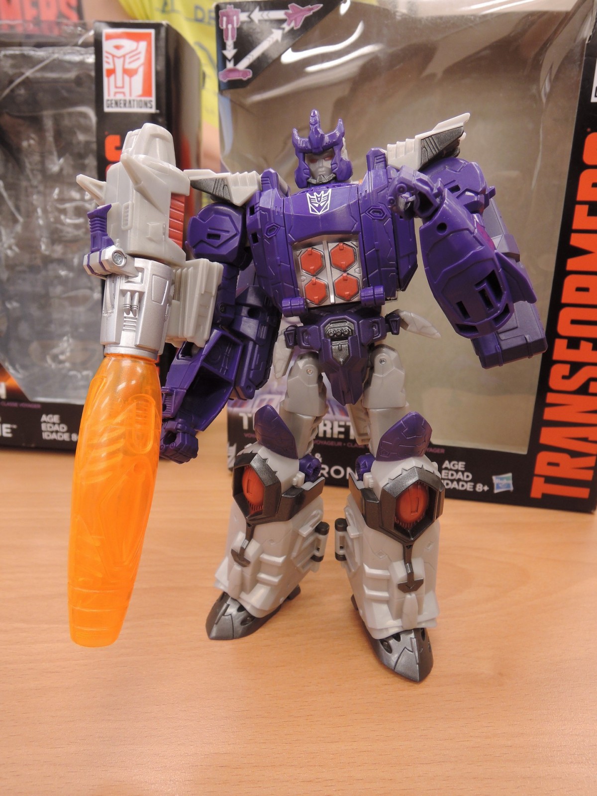 Transformers News: In-Hand - Transformers Titans Return Deluxes, Titan Masters, Fortress Maximus, Voyagers and More