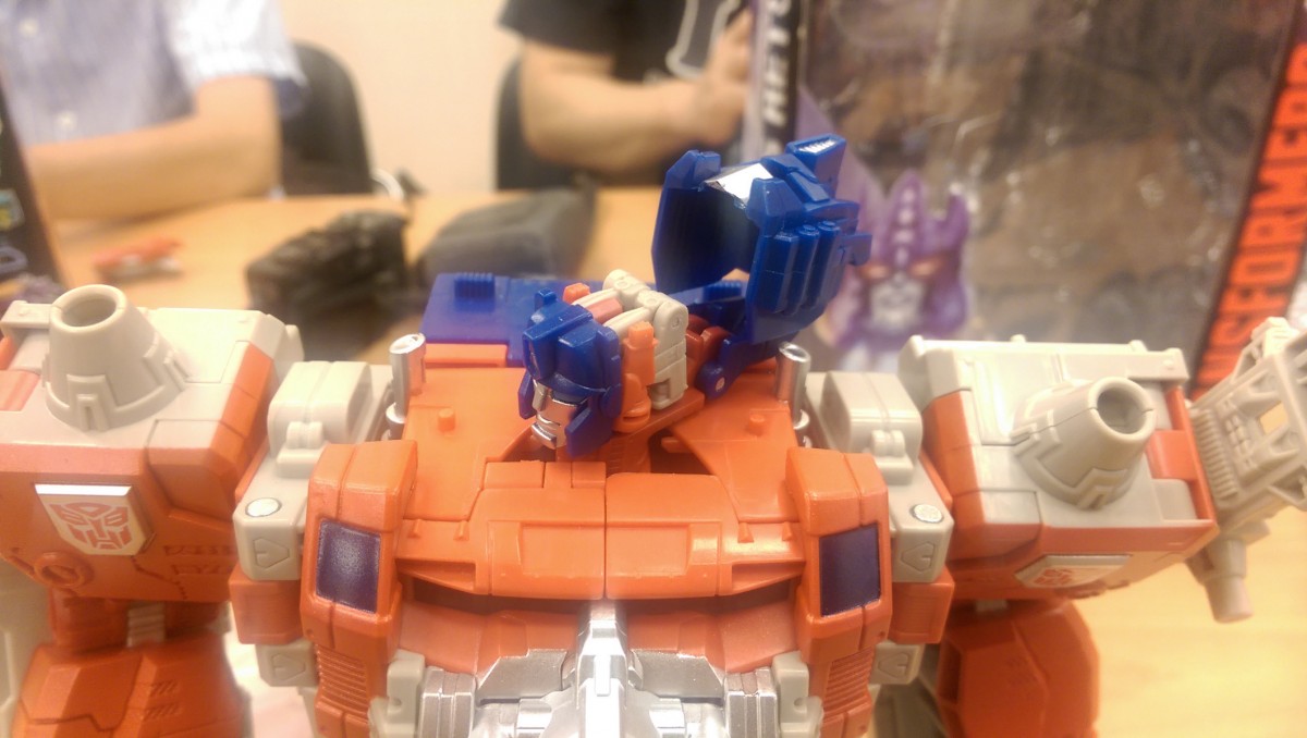 Transformers News: In-Hand - Transformers Titans Return Deluxes, Titan Masters, Fortress Maximus, Voyagers and More