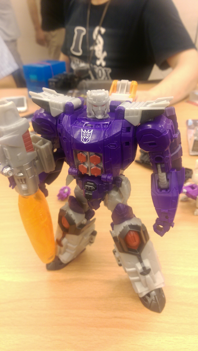 Transformers News: In-Hand - Transformers Titans Return Deluxes, Titan Masters, Fortress Maximus, Voyagers and More