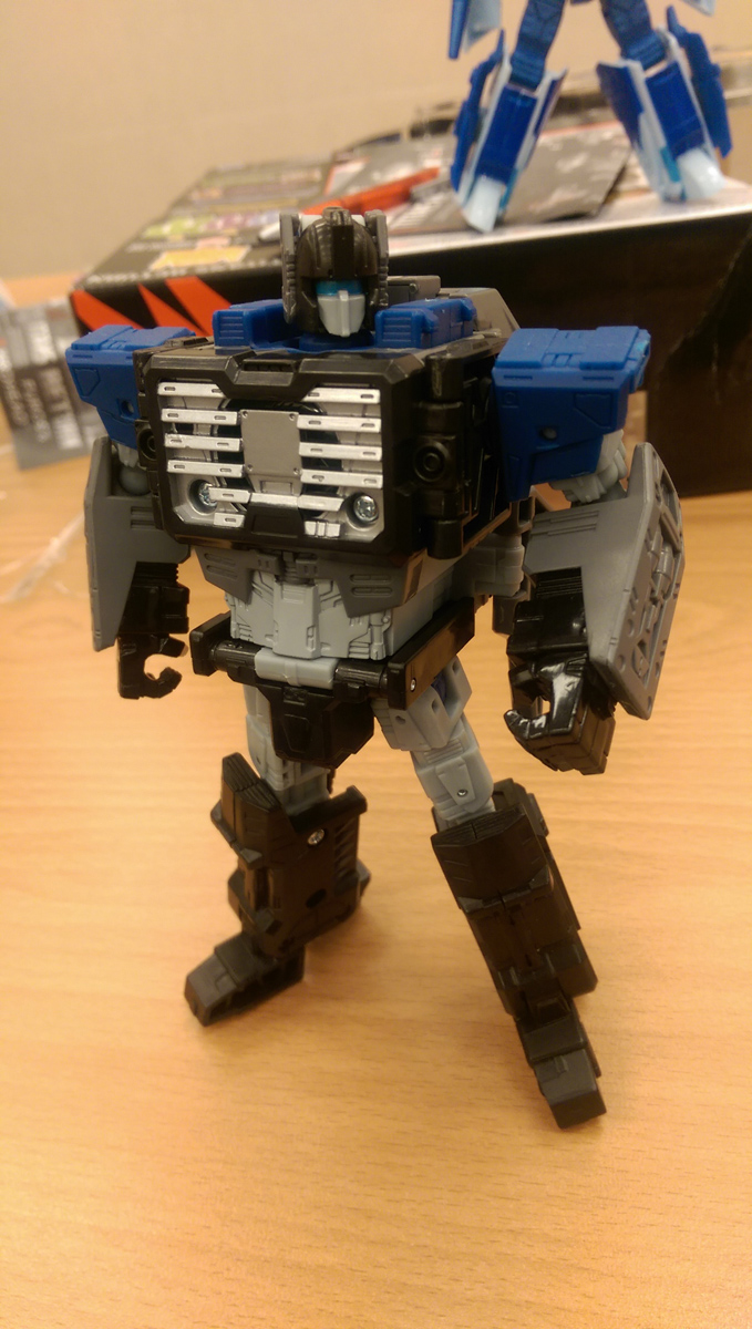 Transformers News: In-Hand - Transformers Titans Return Deluxes, Titan Masters, Fortress Maximus, Voyagers and More