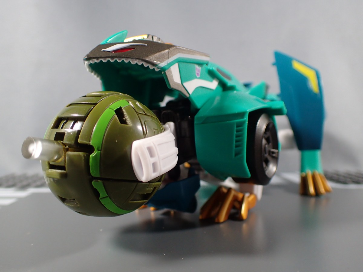 Transformers News: TakaraTomy Transformers Adventure: TAV-47 Crazybolt In And Out Of Packaging