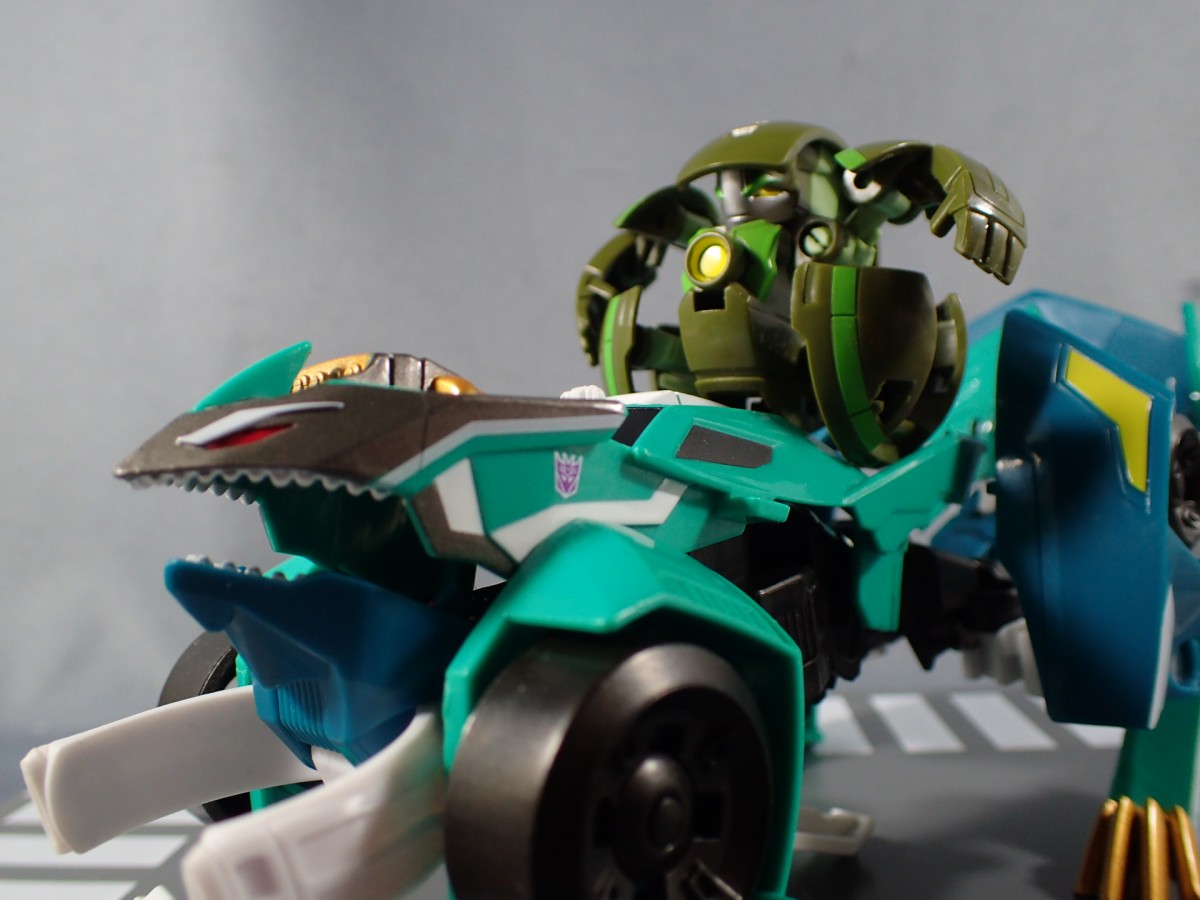 Transformers News: TakaraTomy Transformers Adventure: TAV-47 Crazybolt In And Out Of Packaging