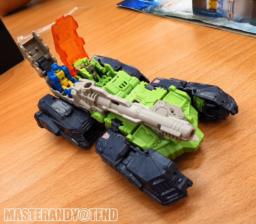 Transformers News: In Hand Pictures of Transformers Titans Return: Powermaster Prime with G1, Fort Max with Open Legs