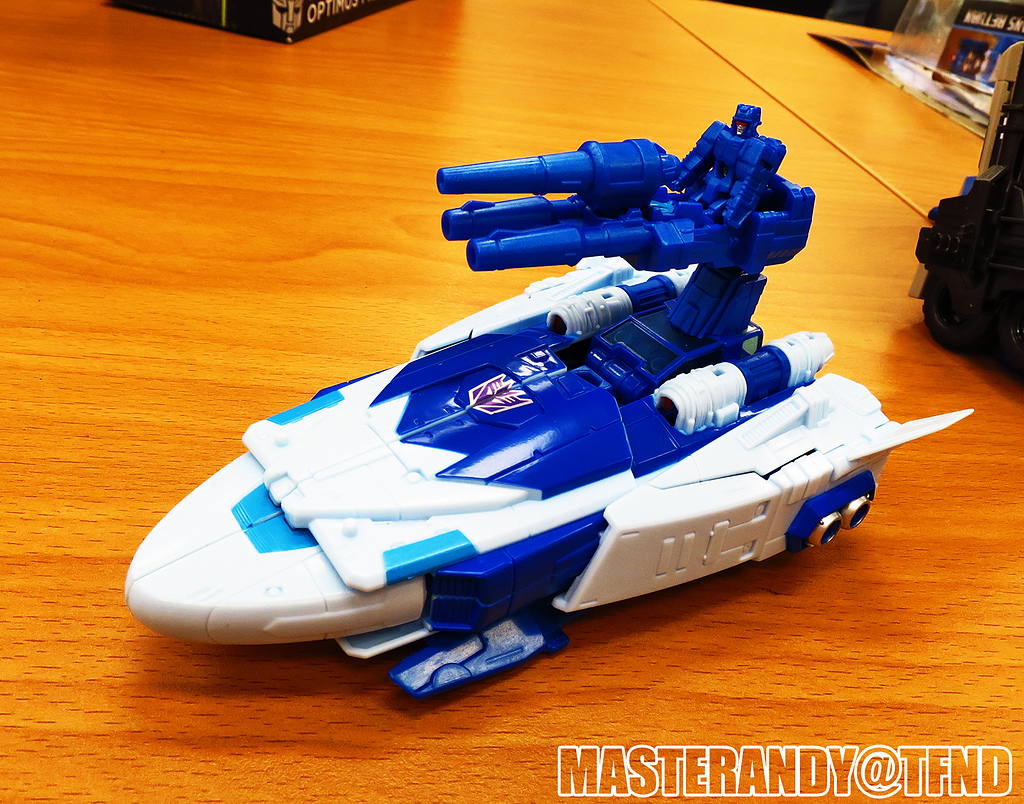 Transformers News: In Hand Pictures of Transformers Titans Return: Powermaster Prime with G1, Fort Max with Open Legs