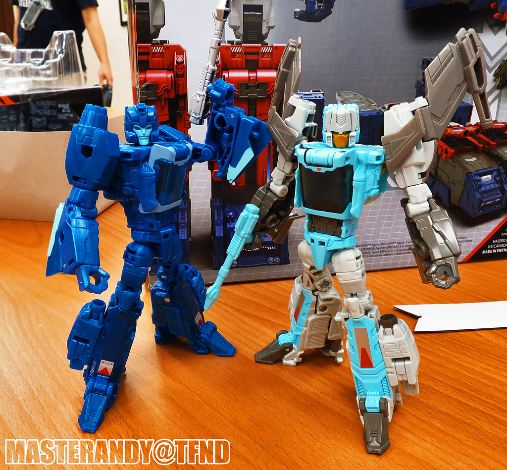 Transformers News: In Hand Pictures of Transformers Titans Return: Powermaster Prime with G1, Fort Max with Open Legs