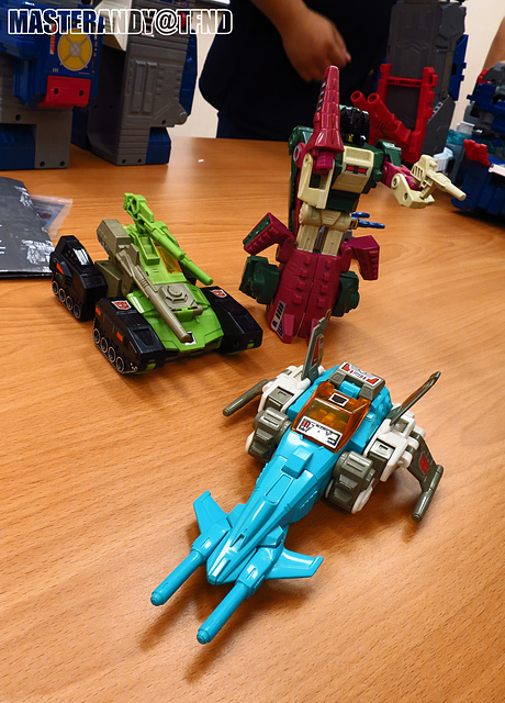 Transformers News: In Hand Pictures of Transformers Titans Return: Powermaster Prime with G1, Fort Max with Open Legs
